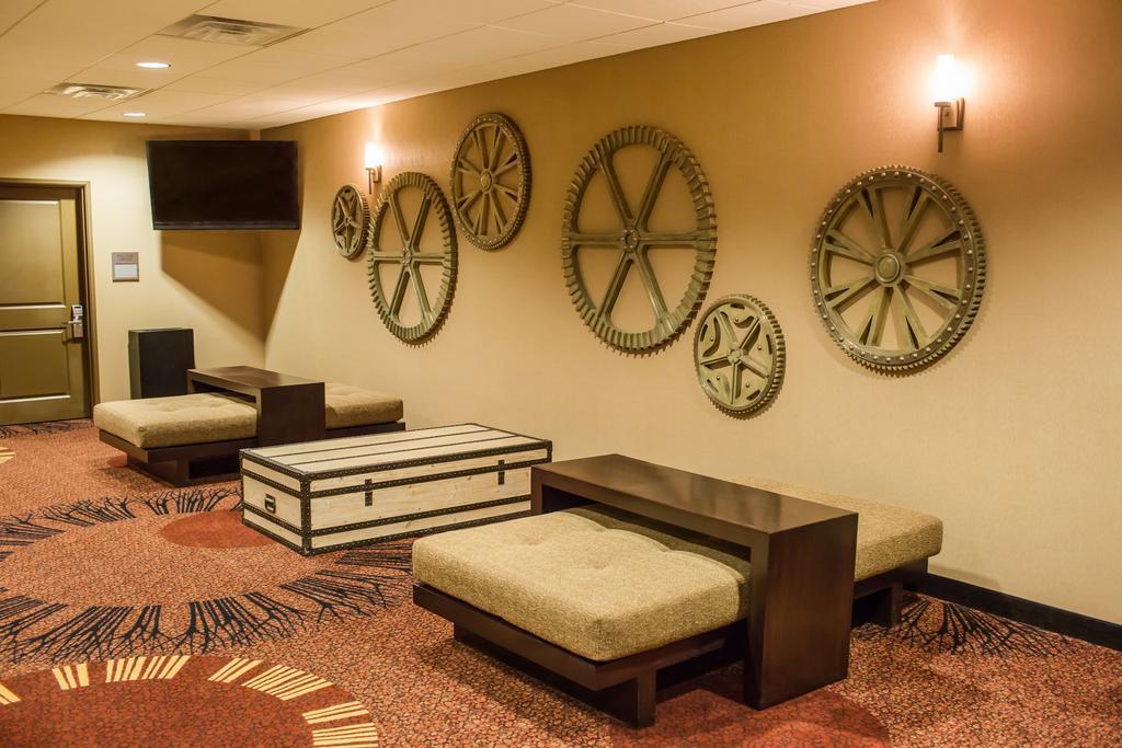 Teddy'S Residential Suites Watford City מראה חיצוני תמונה