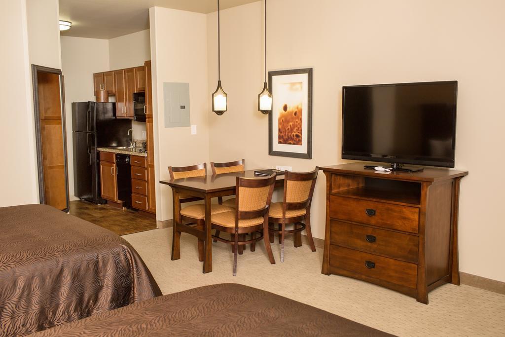 Teddy'S Residential Suites Watford City מראה חיצוני תמונה