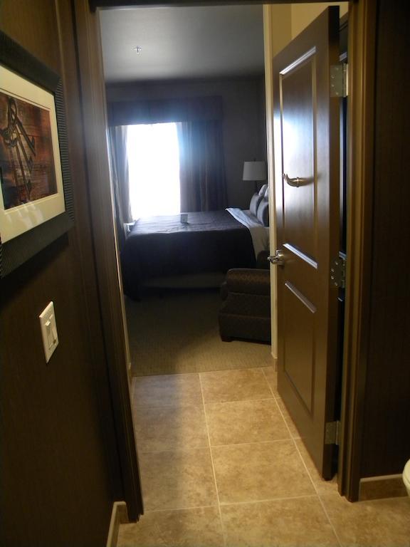Teddy'S Residential Suites Watford City מראה חיצוני תמונה
