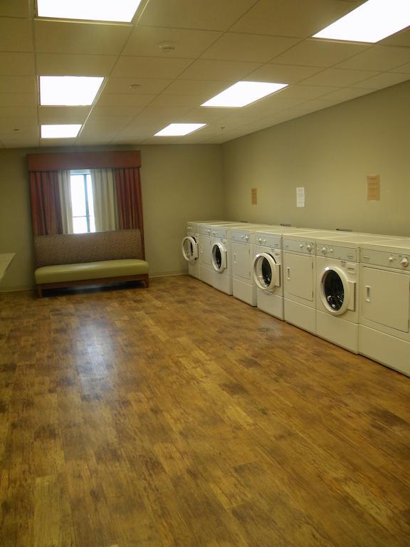 Teddy'S Residential Suites Watford City מראה חיצוני תמונה