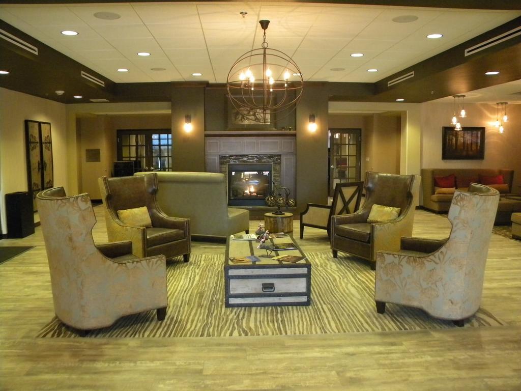 Teddy'S Residential Suites Watford City מראה חיצוני תמונה
