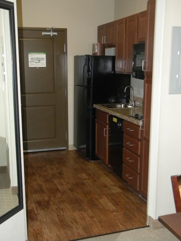 Teddy'S Residential Suites Watford City מראה חיצוני תמונה