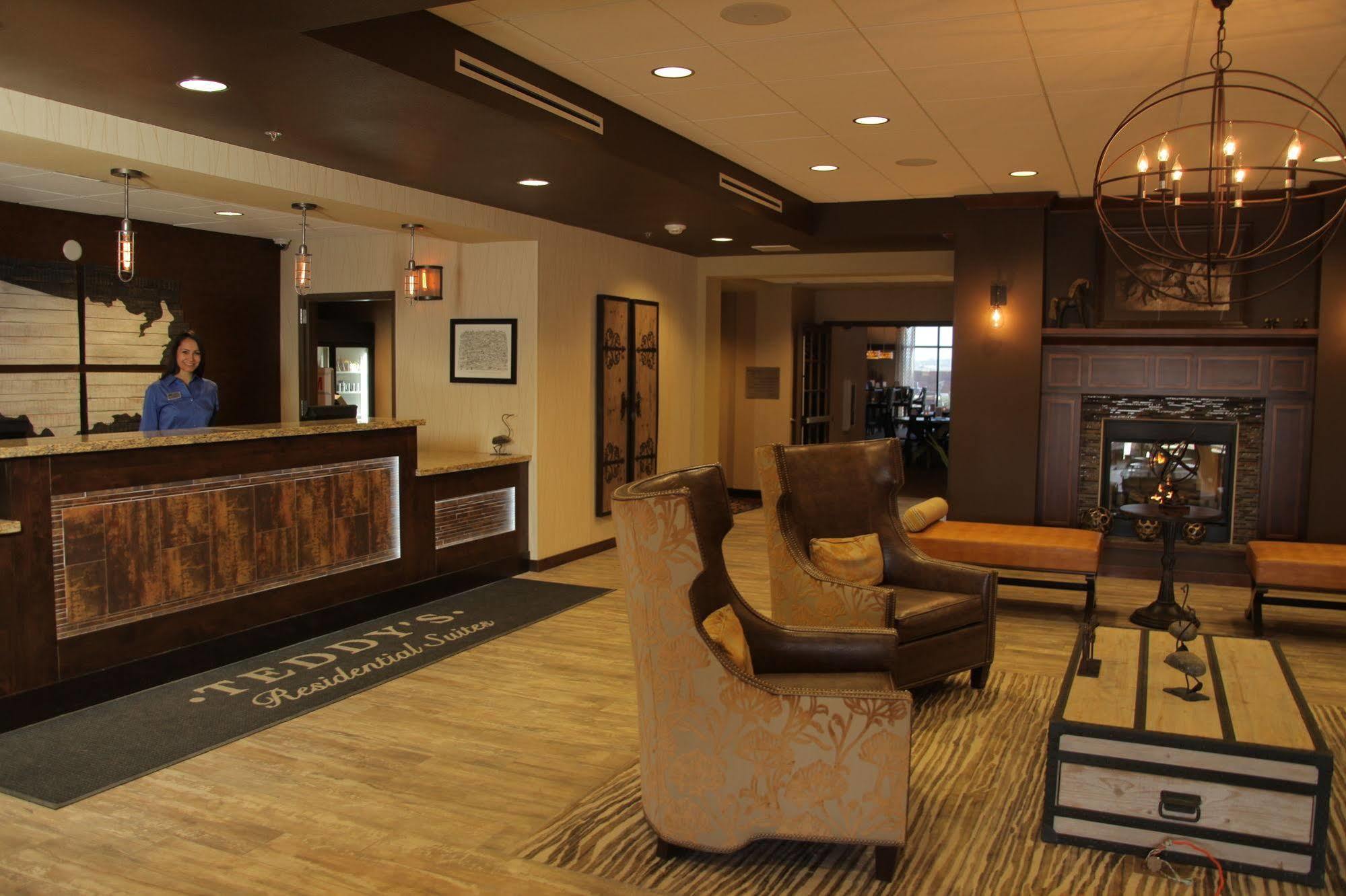 Teddy'S Residential Suites Watford City מראה חיצוני תמונה