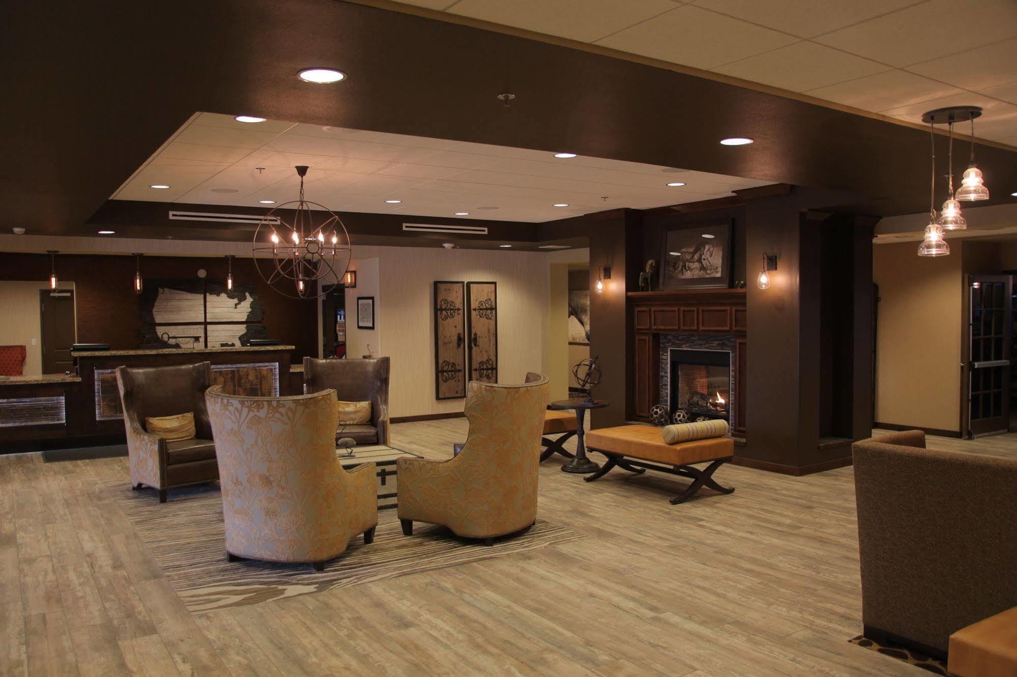Teddy'S Residential Suites Watford City מראה חיצוני תמונה