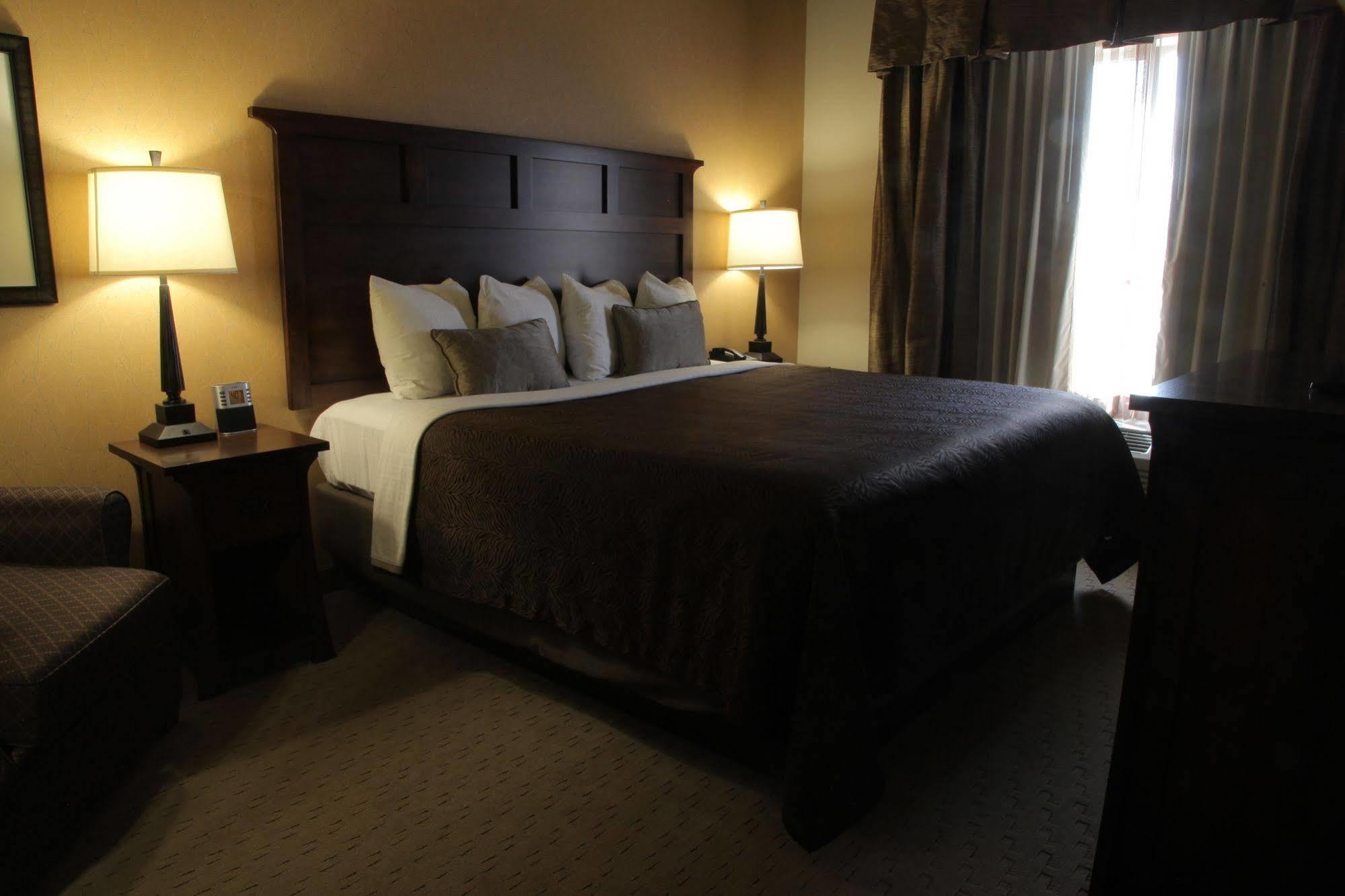 Teddy'S Residential Suites Watford City מראה חיצוני תמונה
