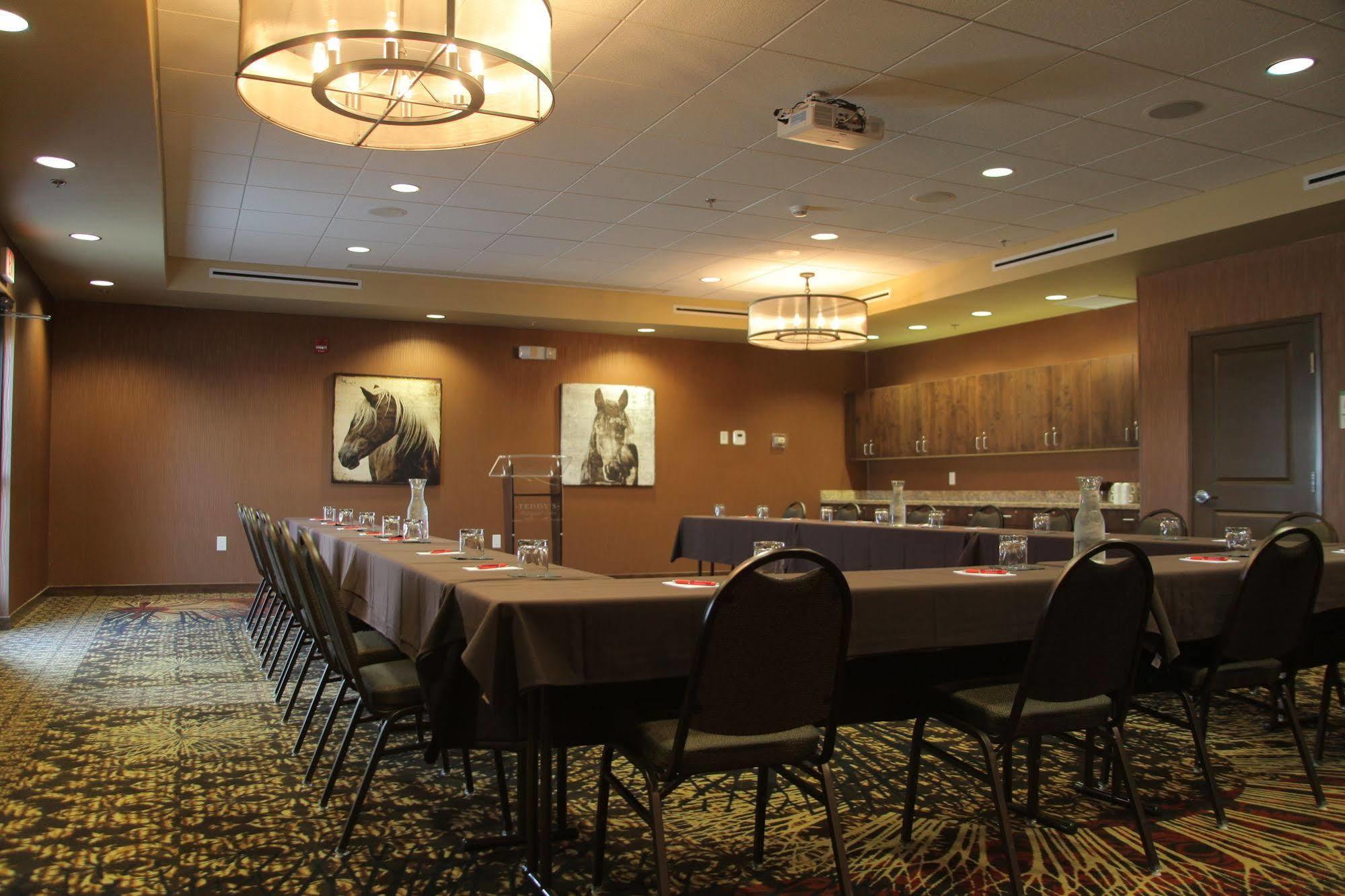 Teddy'S Residential Suites Watford City מראה חיצוני תמונה